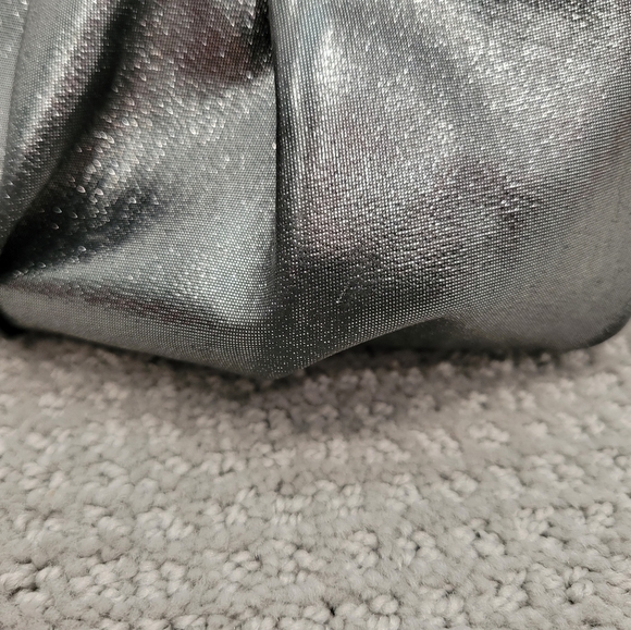 2/$18 Elle Grey Metallic Silver Crossbody Shoulder Bag Bow Detail GUC Small - Picture 12 of 15